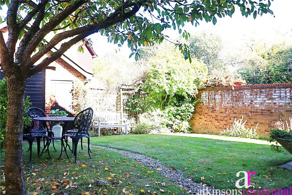 Property photo 3 of 27 Picture No. 17