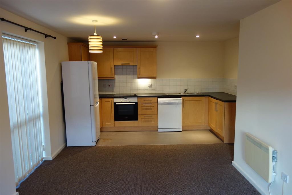 Property photo 2 of 12