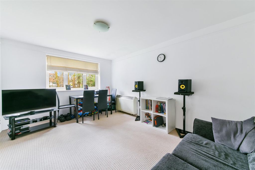 Property photo 2 of 14 Dunnyman Road, 61- (8).Jpg