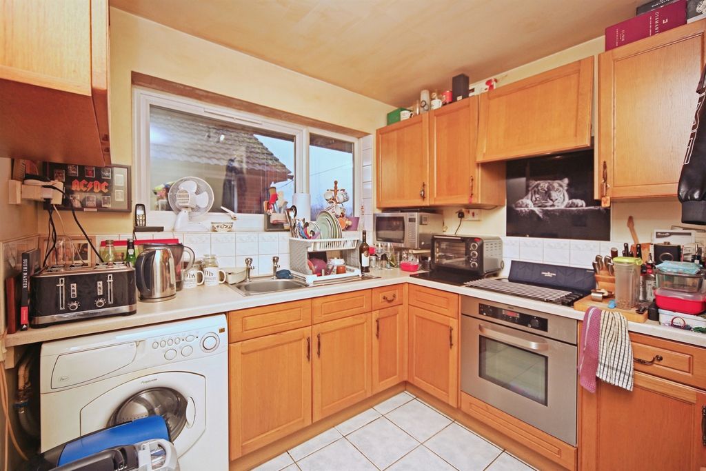 Property photo 2 of 11