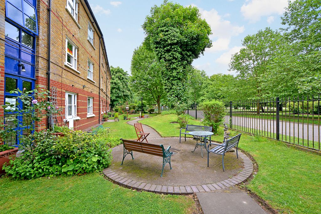 Property photo 1 of 11