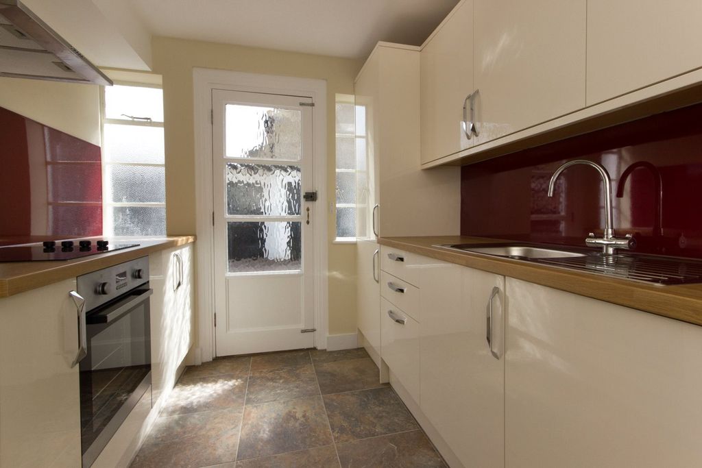 Property photo 2 of 8 Picture No. 04