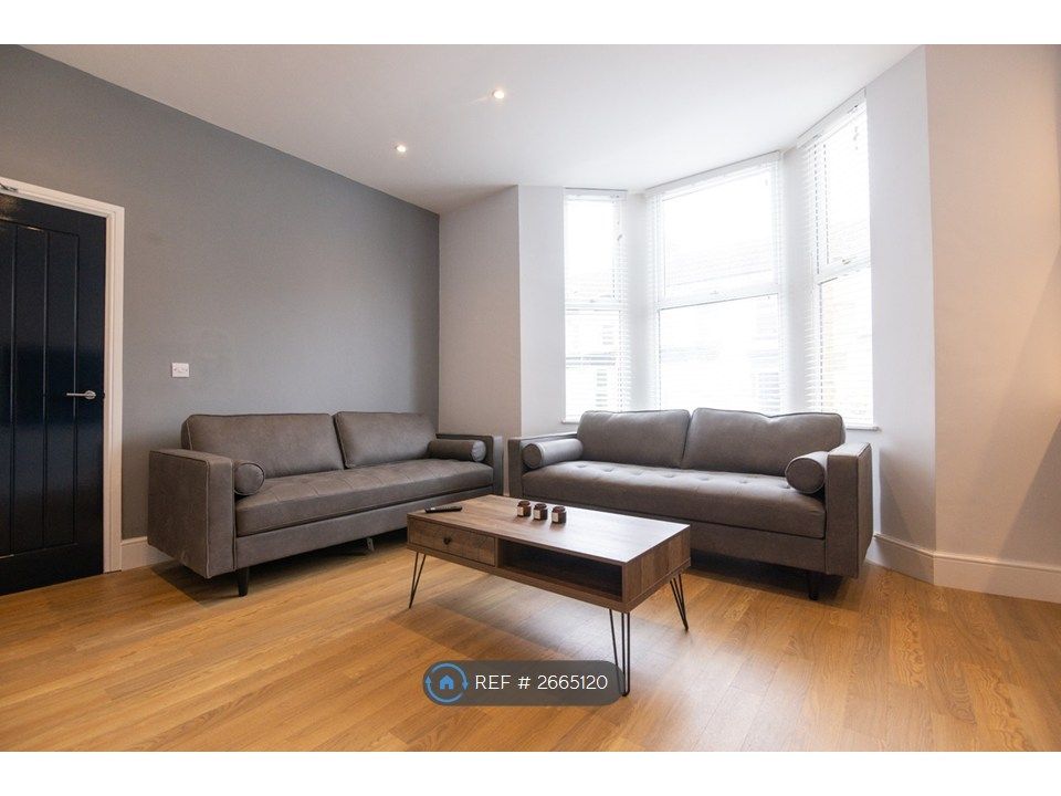 Property photo 3 of 27