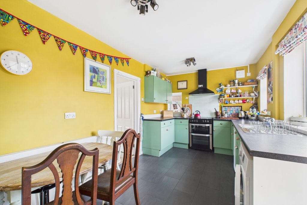 Property photo 3 of 11 Kitchen Diner