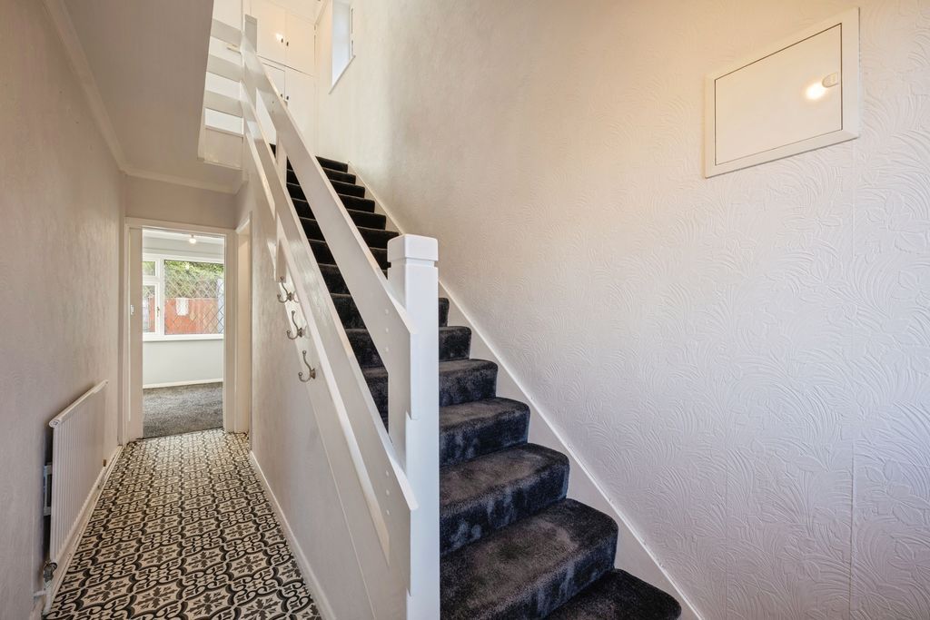 Property photo 2 of 13 Hallway