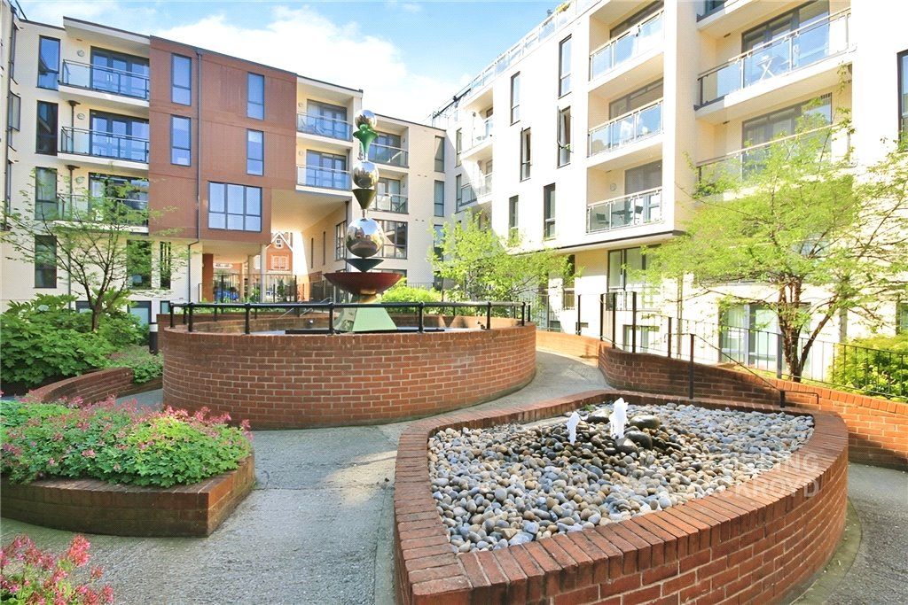 Property photo 3 of 10 Courtyard