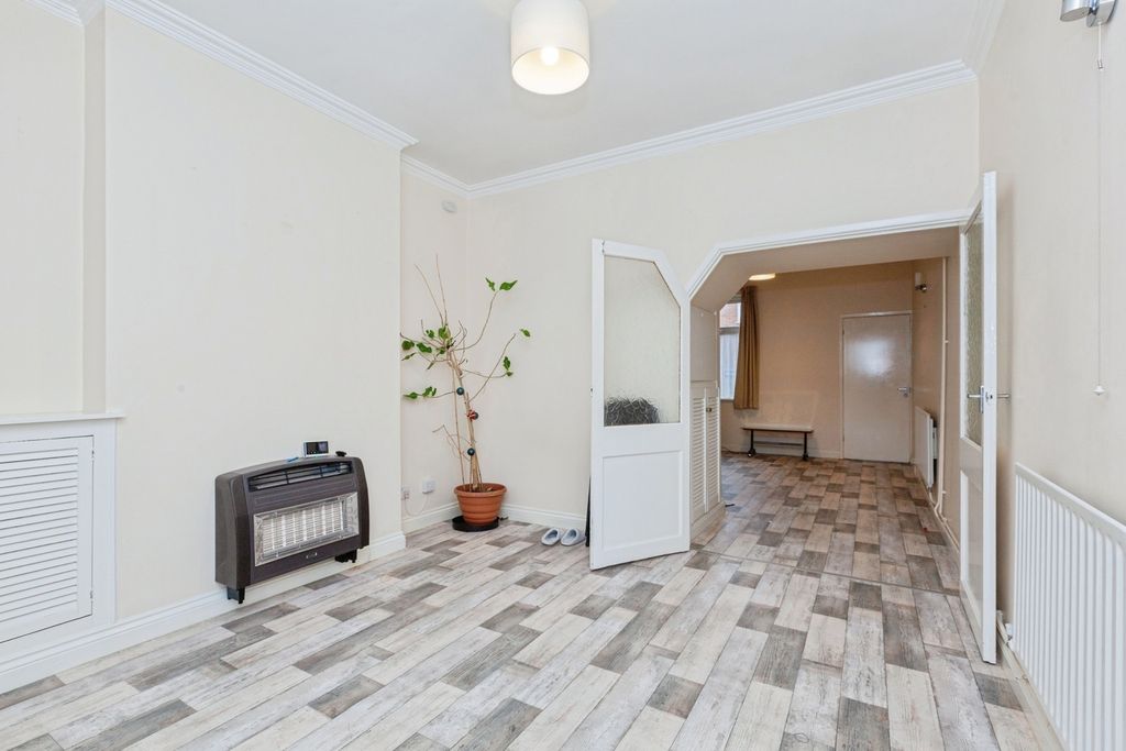 Property photo 3 of 15 Pbox-Img.Jpg