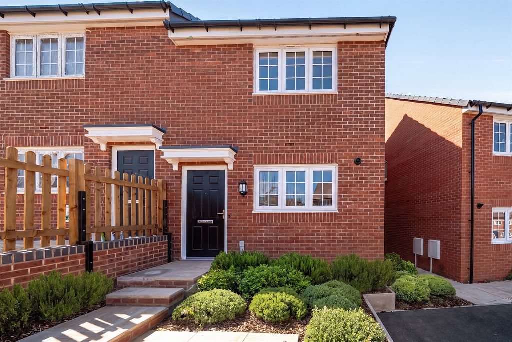 Property photo 1 of 14 External