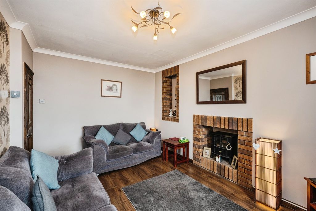 Property photo 3 of 16