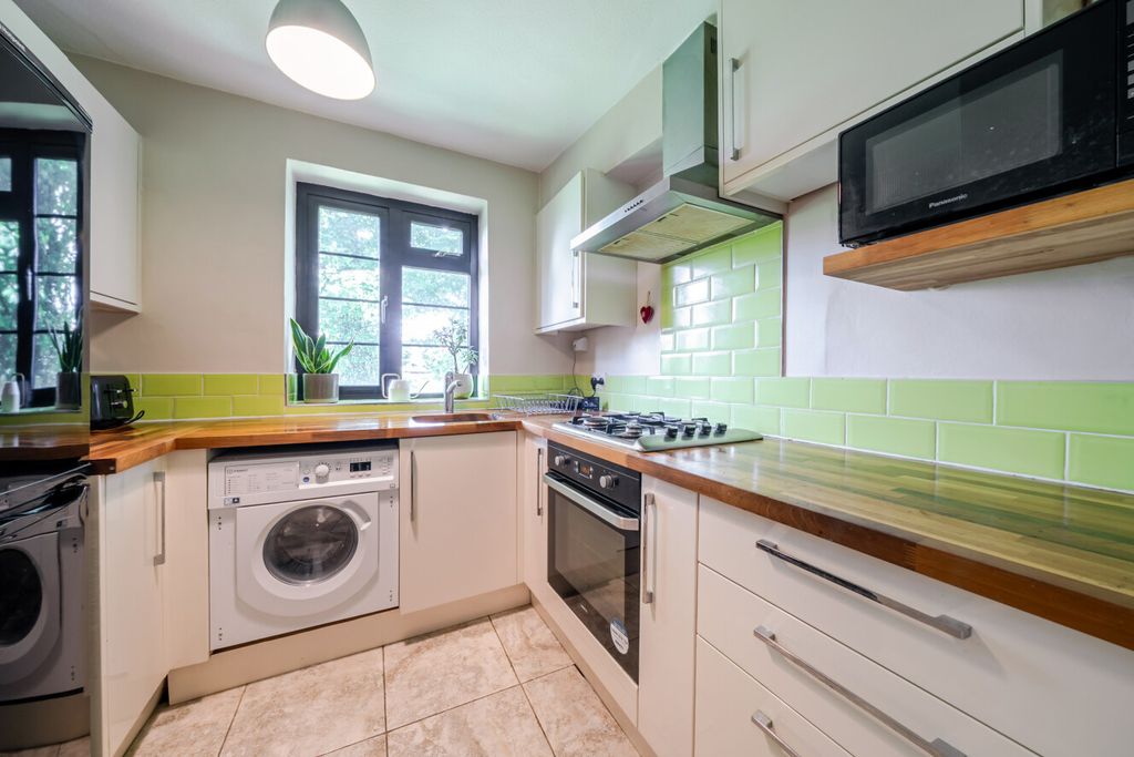 Property photo 2 of 11 1-6A05B0c2d4A80-1...