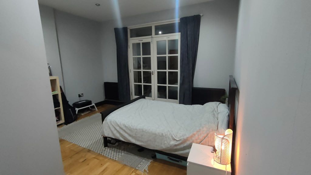 Property photo 3 of 11 Room 2- £850 Available From 01/09/2026