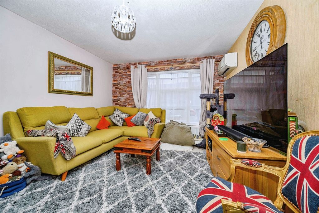 Property photo 2 of 14