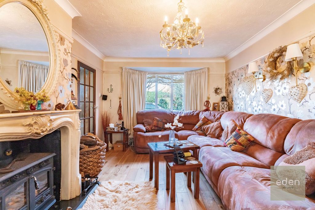 Property photo 3 of 37