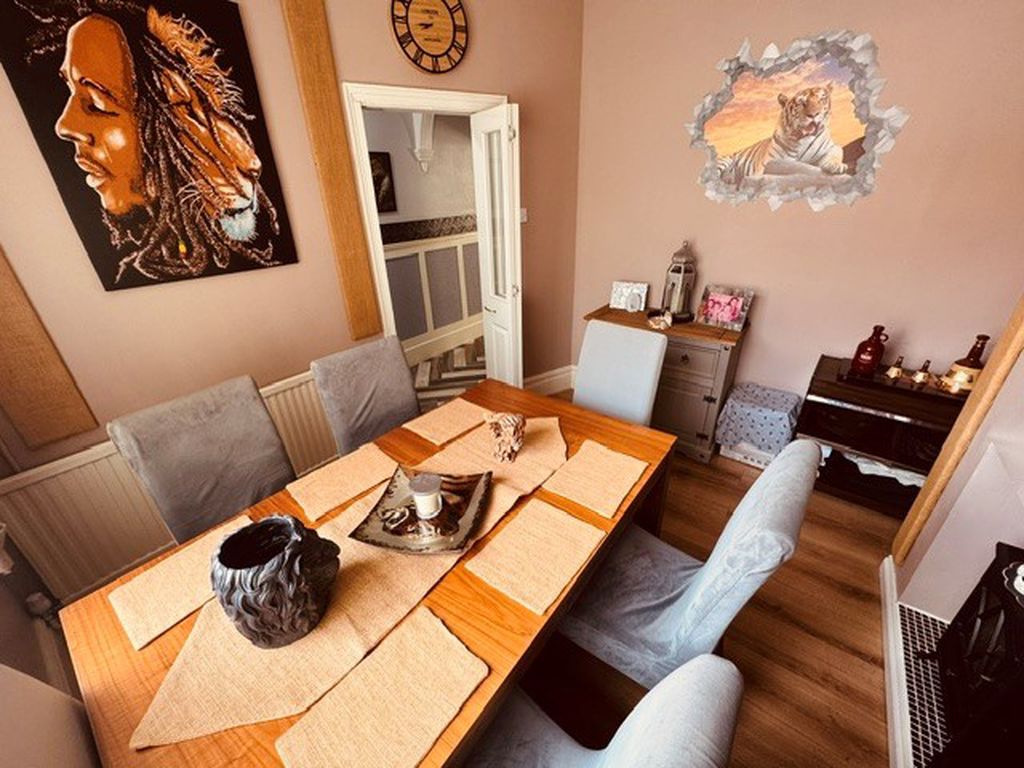 Property photo 3 of 33 Dining Room