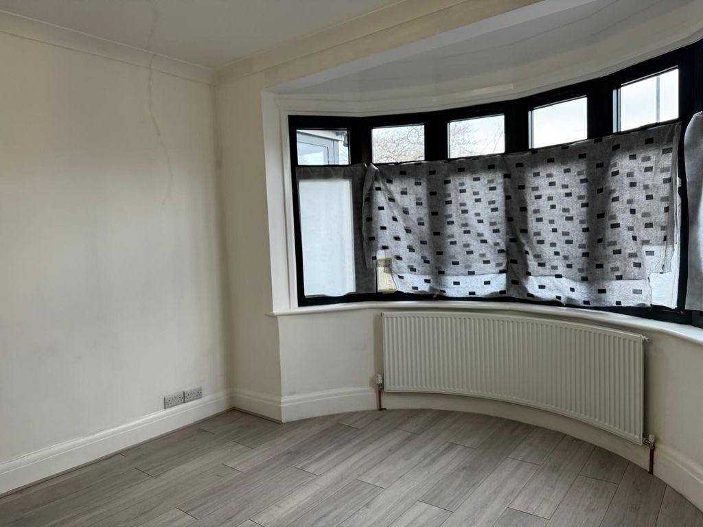 Property photo 2 of 11 Picture8