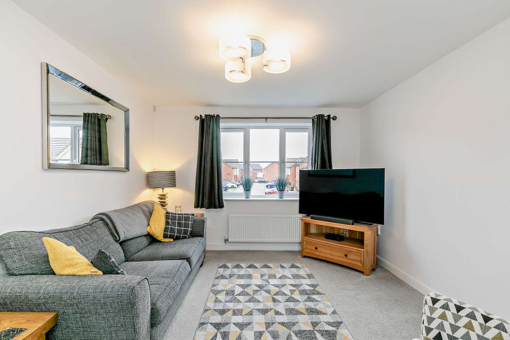 Property photo 2 of 9 Living Room