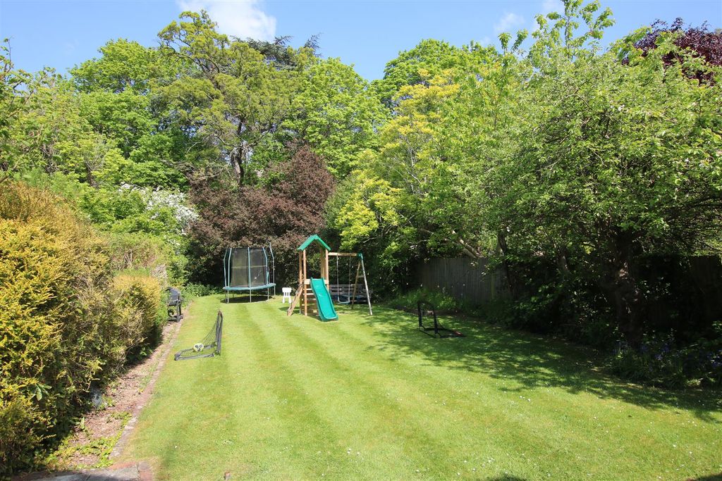 Property photo 2 of 11 Img_5589.Jpg