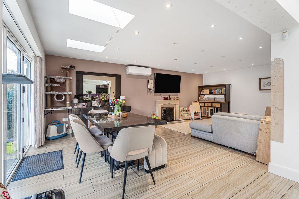 Property photo 3 of 27 Dining/Family Room