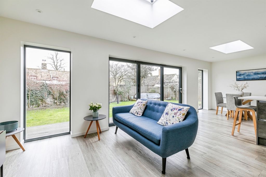 Property photo 3 of 26