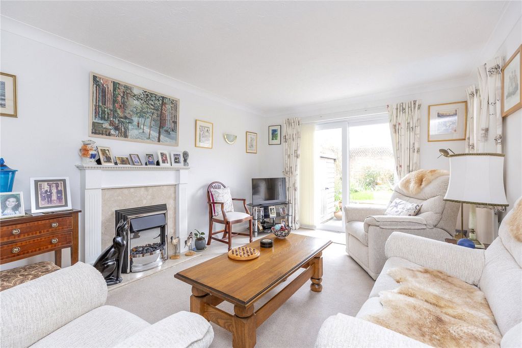 Property photo 2 of 17 Picture No. 11