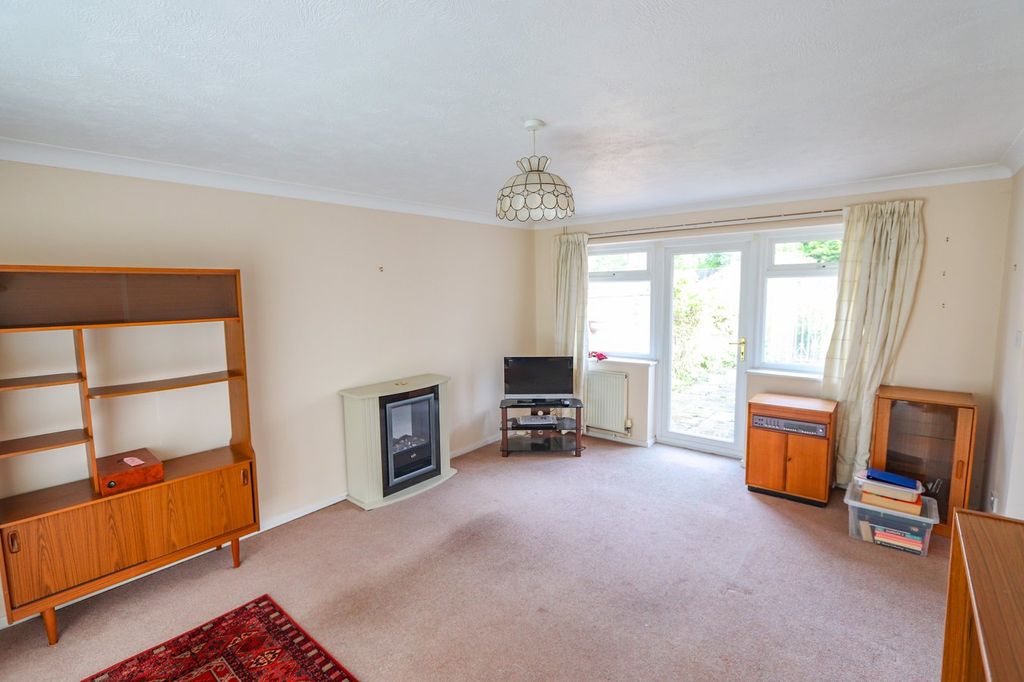 Property photo 3 of 12