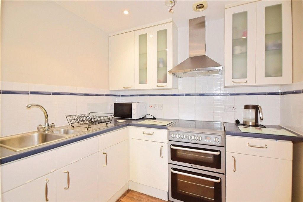 Property photo 2 of 8 Kitchen