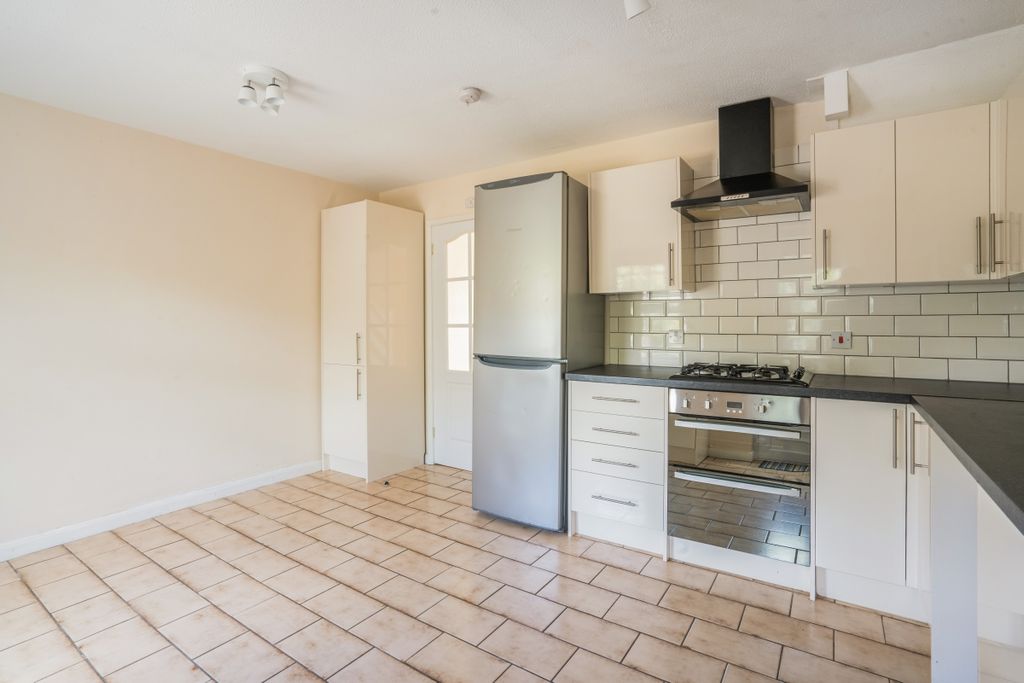 Property photo 1 of 9 Kitchen