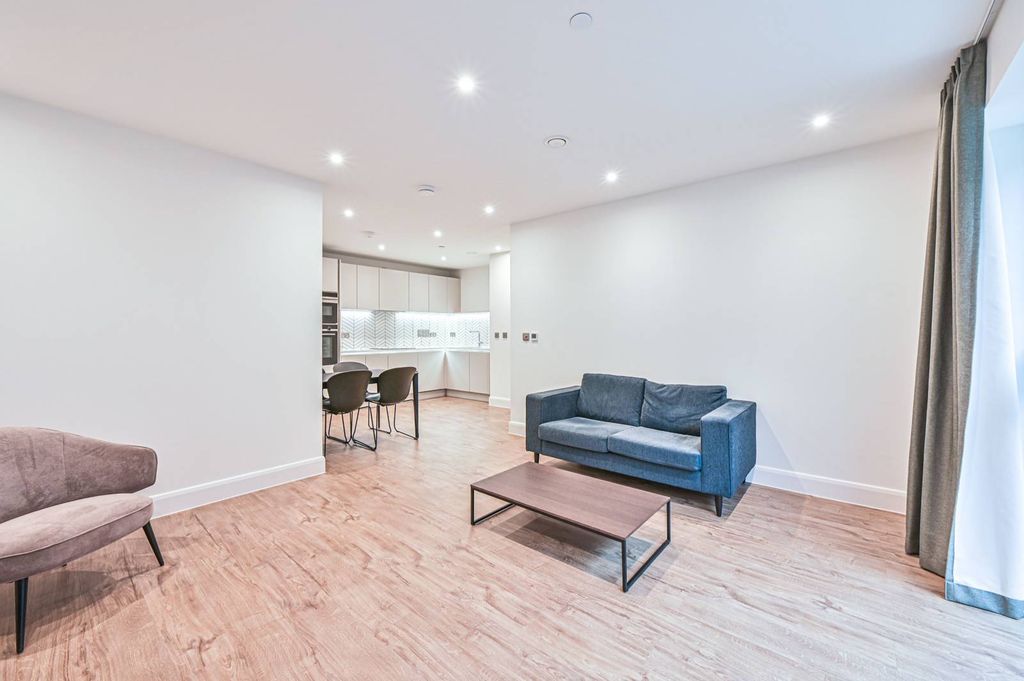 Property photo 2 of 18