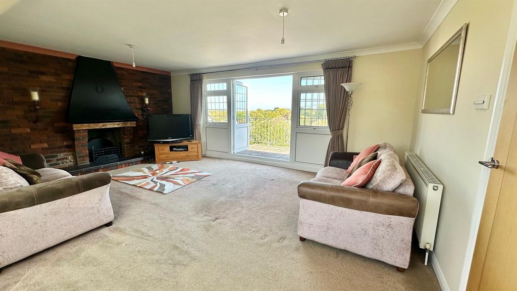 Property photo 3 of 30