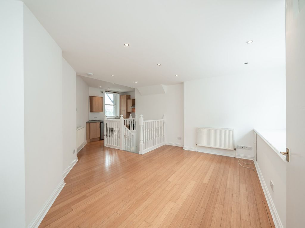 Property photo 3 of 11 Photo 3