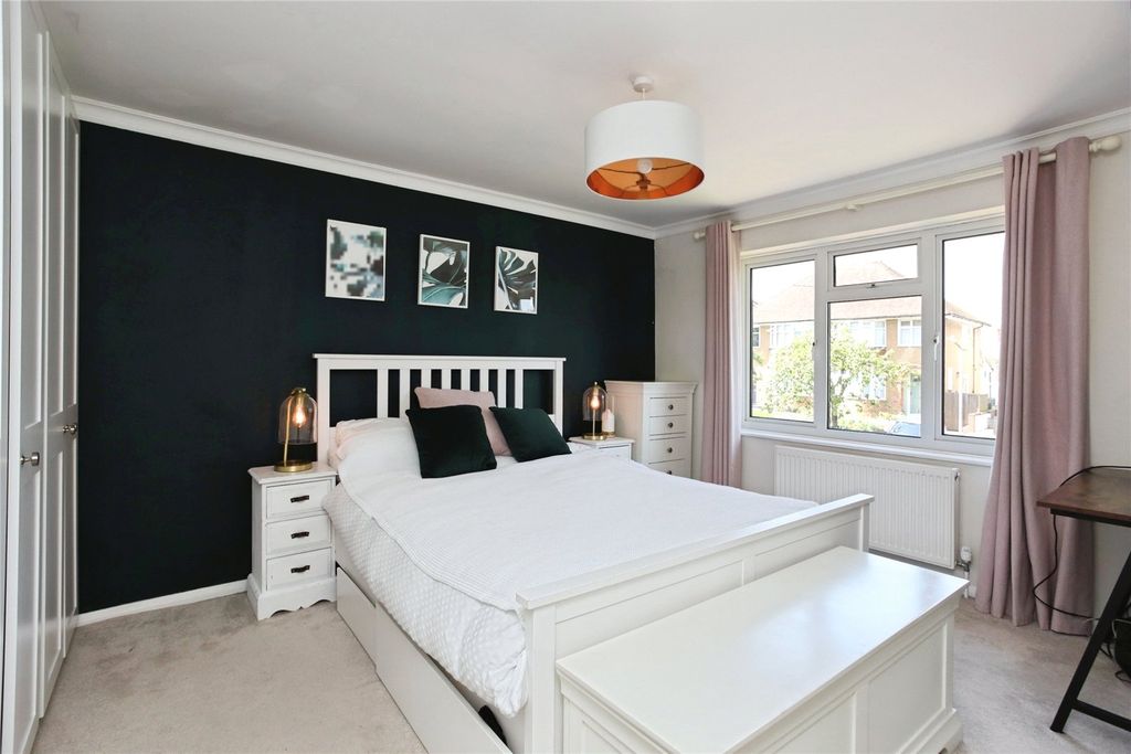 Property photo 2 of 18 Picture No. 04