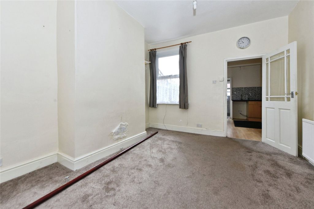 Property photo 3 of 12 Picture No. 21