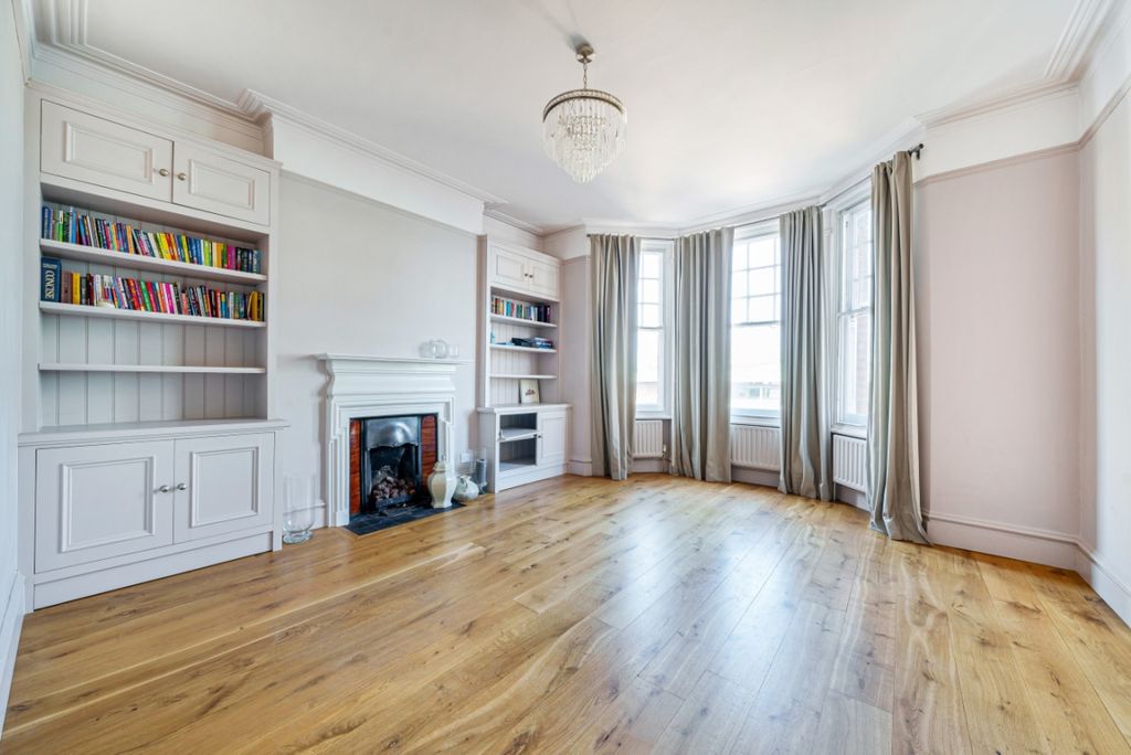 Property photo 2 of 7 1