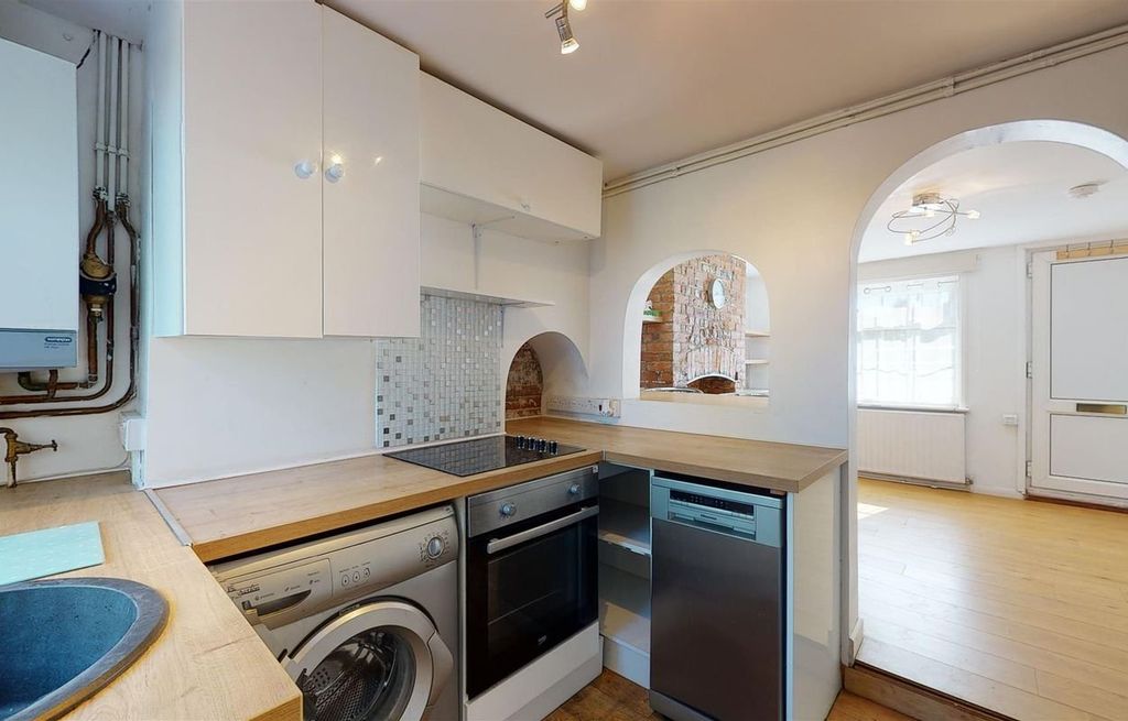 Property photo 3 of 10 Picture 3