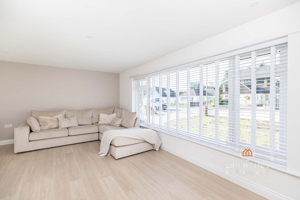 Property photo 2 of 26