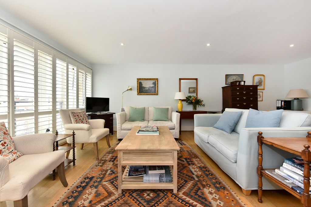 Property photo 3 of 12 Picture 3