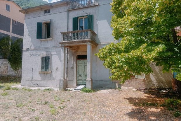 Property photo 3 of 20
