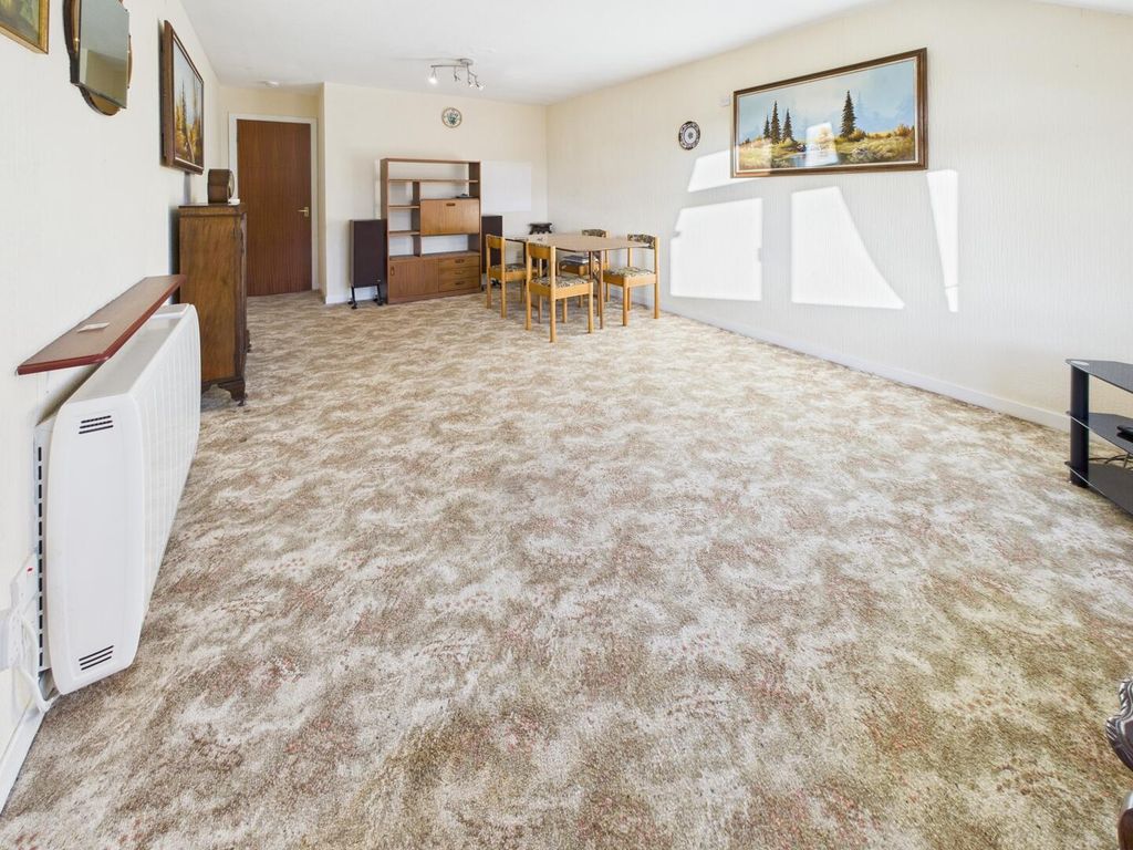 Property photo 3 of 17 Living Room