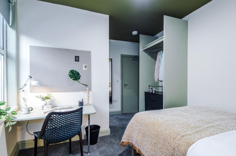 Property photo 3 of 6