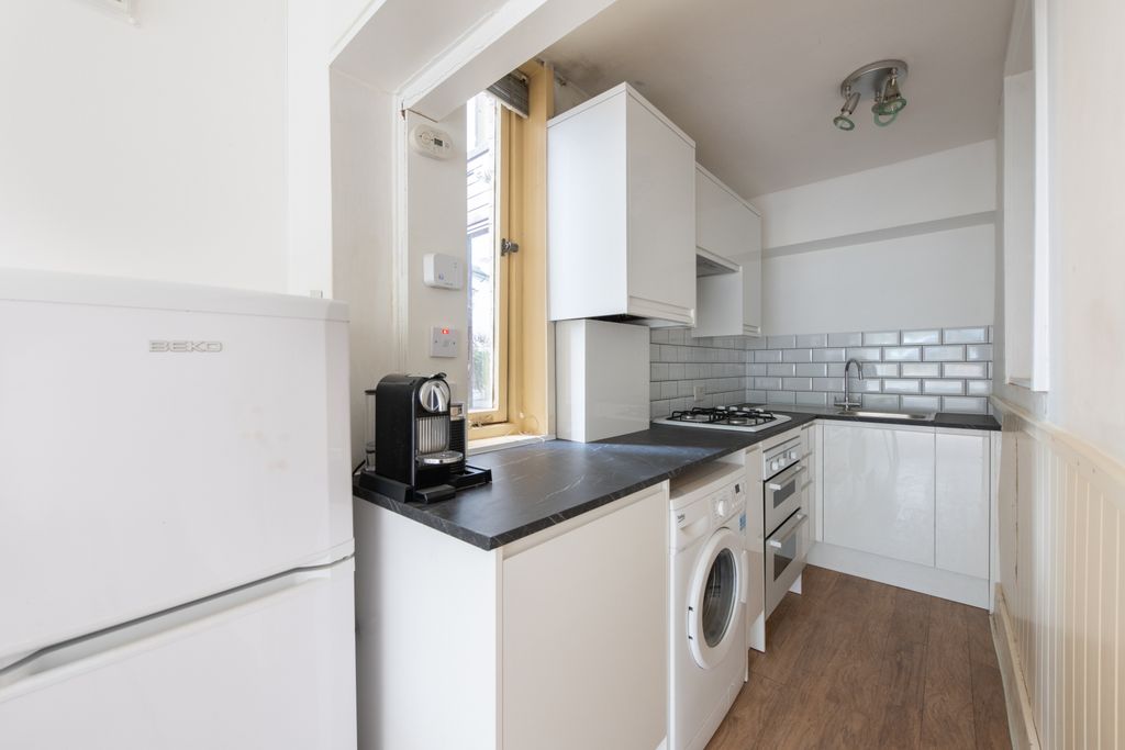 Property photo 2 of 10 Picture No. 16