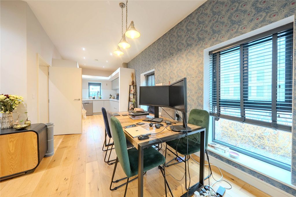 Property photo 3 of 13 Dining Area