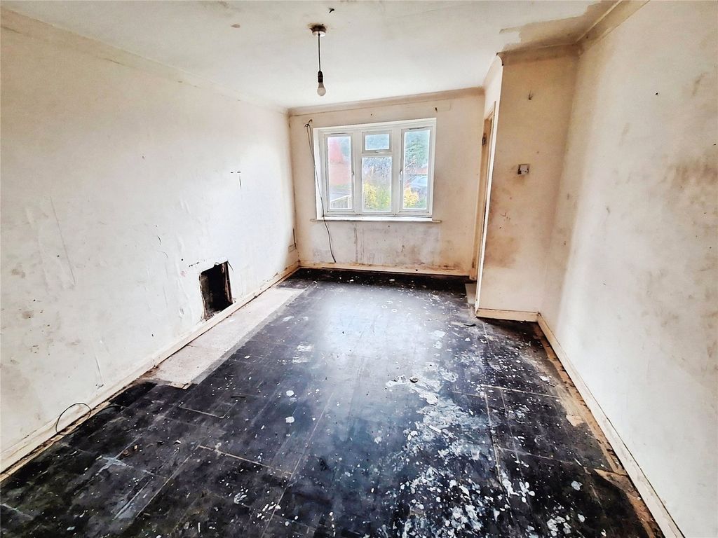 Property photo 2 of 8 Lounge