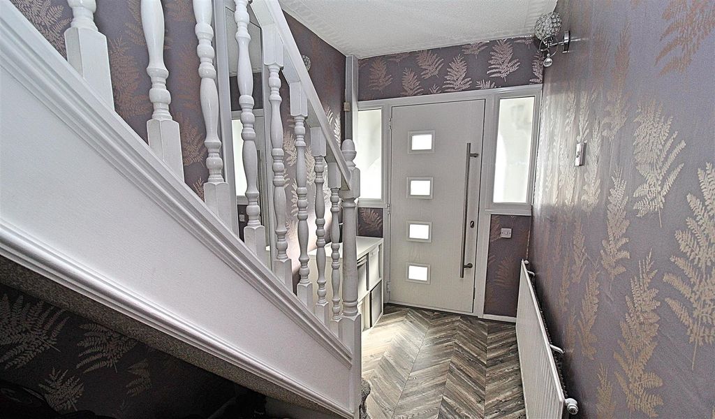 Property photo 2 of 24 Entrance Hallway