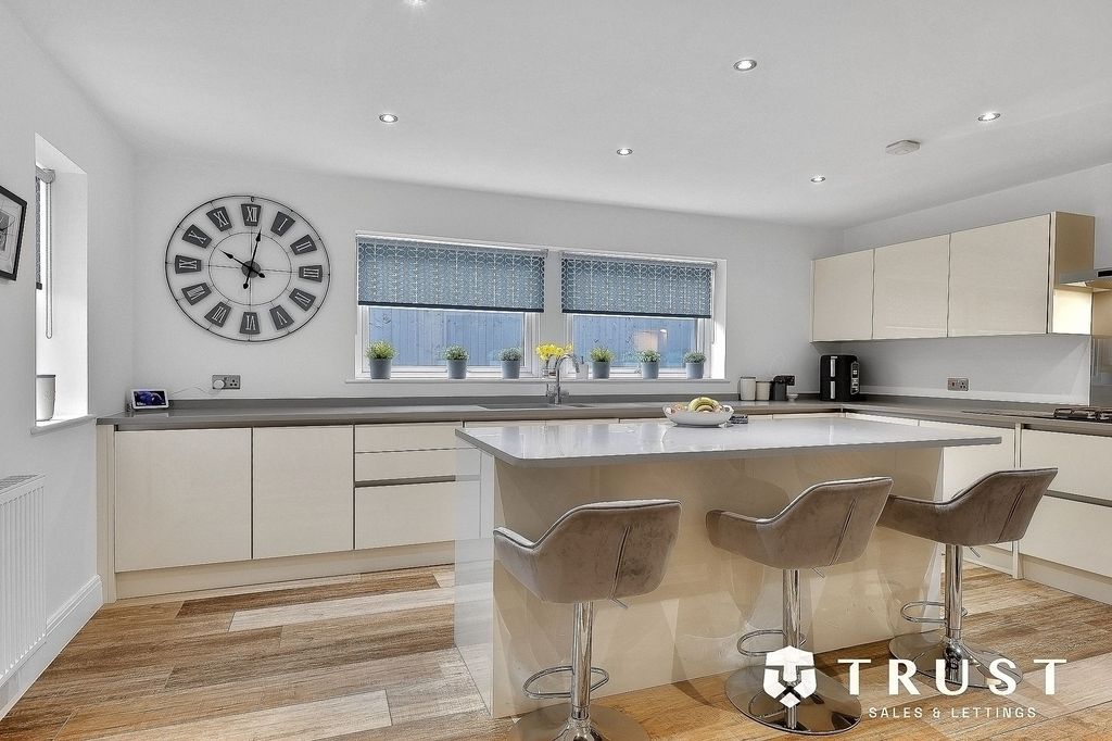Additional image 12 of 4 bed detached house for saleDuxbury Gardens, Liversedge WF15