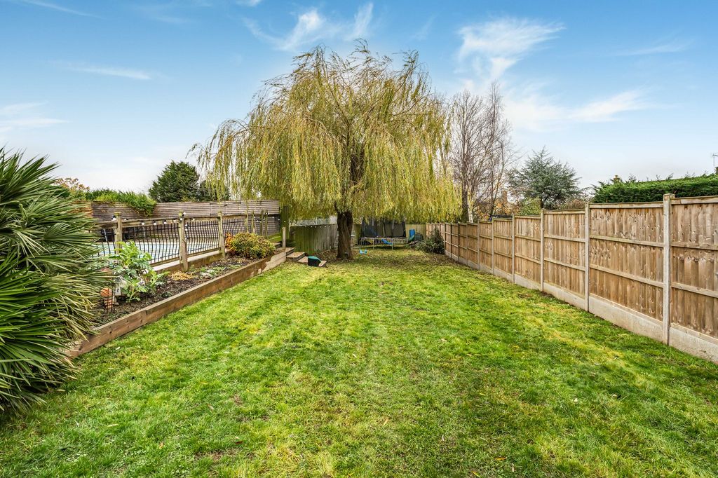 Property photo 3 of 27