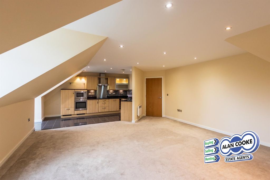 Property photo 2 of 21 Spacious Open Plan Lounge &amp; Kitchen