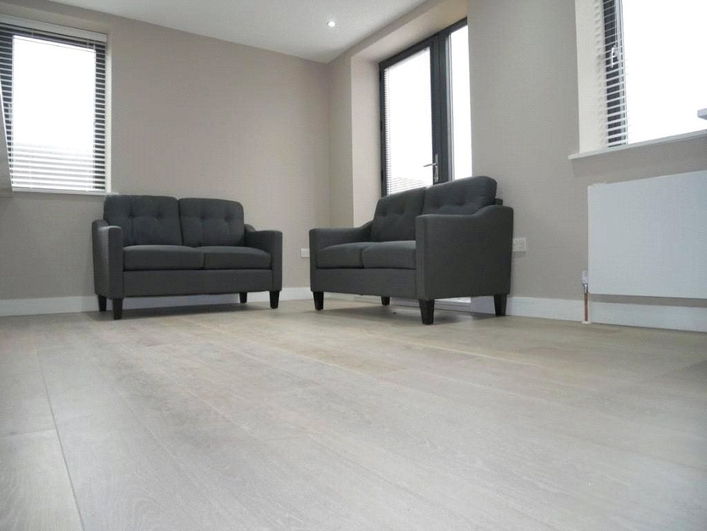 Property photo 3 of 6 Show Apartment Image