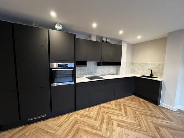 Property photo 2 of 6 Kitchen