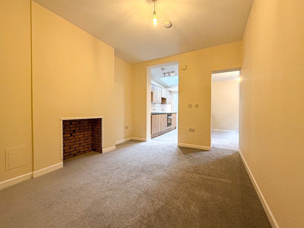 Property photo 3 of 11 4569693