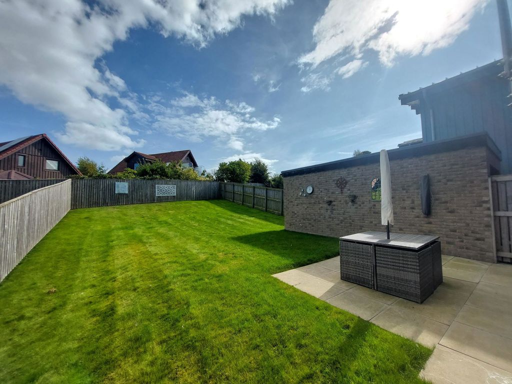 Property photo 2 of 30